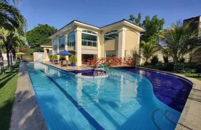 Excelente casa com 186m² em condomínio na lagoa redonda.