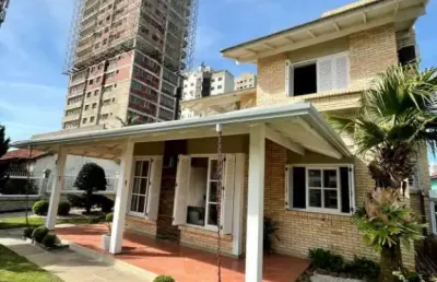 Casa 3 dormitórios à venda no bairro centro com 189 m² de área privativa - 2 vagas de garagem
