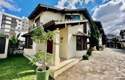 Sobrado/ duplex 4 dormitórios à venda no bairro centro com 230 m² de área privativa - 1 vaga de garagem