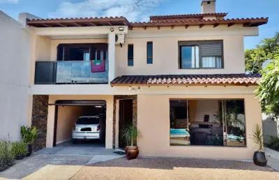 Casa 4 dormitórios à venda no bairro centro com 180 m² de área privativa - 2 vagas de garagem