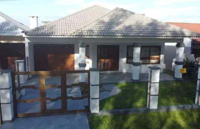 Casa 3 dormitórios à venda no bairro nova tramandaí com 93 m² de área privativa - 2 vagas de garagem