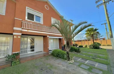 Casa 2 dormitórios à venda no bairro centro com 80 m² de área privativa - 1 vaga de garagem