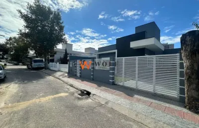 Casa com 3 quartos à venda na rua das camélias, 462, pedra branca, palhoça por r$ 1.780.000