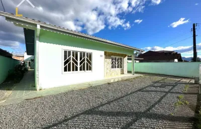 Casa à venda na vila nova em joinville, por 611 mil