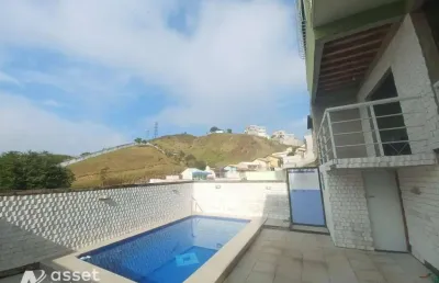 Asset imóveis vende casa triplex em condomínio com 4 dormitórios, 320 m² por r$ 600.000 - arsenal - são gonçalo/rj