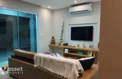 Asset imóveis vende casa em condomínio com 4 suítes, 225m², por r$ 1.450.000 - itaipu - niterói/rj