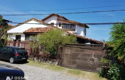 Asset imóveis casa quadriplex em condomínio fechado em camboinhas, com 7 quartos (2suítes) por r$ 1.270.000