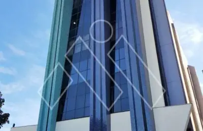 Sala comercial no centro policlínico, com 2 salas e recepção, na av bandeirantes e área de 53,14m²