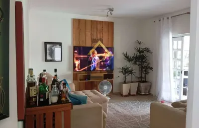 Vende-se sobrado com 3 dormitórios,1suíte, área gourmet com piscina e 270m²