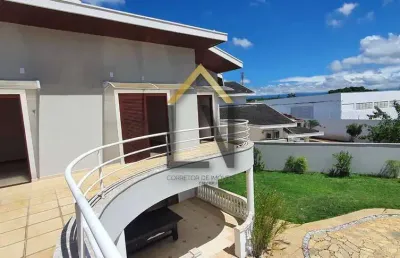 Ampla residência no taubaté village com 744 m² de terreno