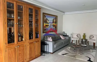 4 dormitórios (2 suites, 1 com closet), todo reformado, em excelente localização