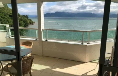 Excelente apto duplo horizontal a venda, pé na areia prainha, caraguatatuba, condomínio com piscina