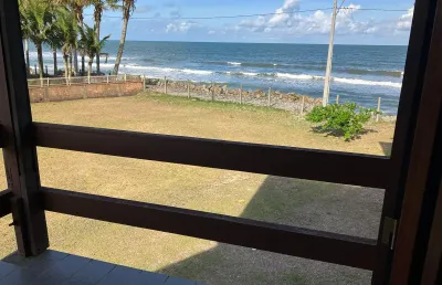 Sobrado com 3 quartos a beira mar na região da terceira pedra