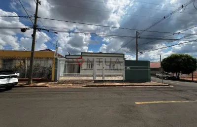 Casa para comprar ou alugar em marília sp no bassan, 3 quartos e 2 vagas. valores negociáveis. agende sua visita! pontual imóveis sua imobiliária em marília.