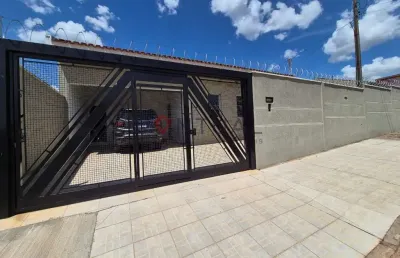 Casa para alugar em marília. 3 quartos, suíte, piscina, 280m². agende visita hoje mesmo!