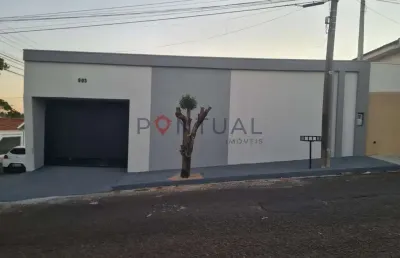 Casa à venda em marília no alto cafezal, pertinho do centro. venha visitar!