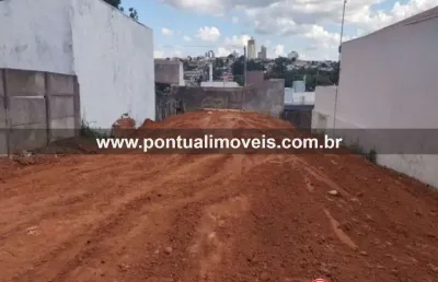 Terreno à venda no alto cafezal marília | 165m² para investir ou construir | invista já! pontual imóveis sua imobiliária em marília.
