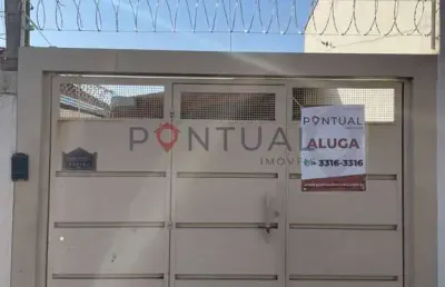 Casa para locação no jardim marília: 2 quartos, 1 sala, 1 banheiro e 2 vagas de garagem. agende sua visita agora!