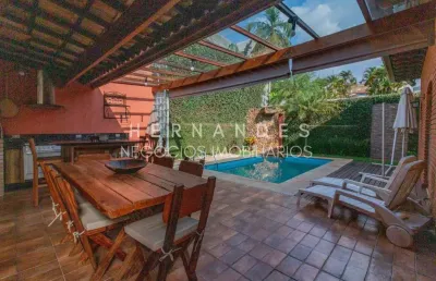 Casa em condomínio fechado em alphaville disponível para venda!