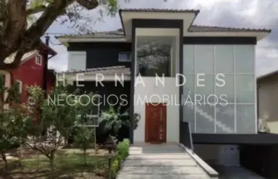 Casa à venda em condomínio fechado com 4 suítes em santana de parnaíba