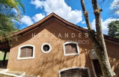 Casa em condomínio à venda em santana de parnaíba - 4 quartos, 1 suíte, 3 salas, 3 banheiros, 2 vagas de garagem e 750m² de área.