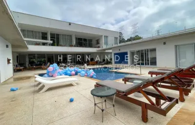 Magnífica residência no tamboré 01 com 1.900m² de terreno em alphaville mobiliada