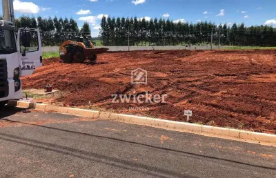 Terreno com terraplanagem pronta no condomínio fechado villa de leon ii
