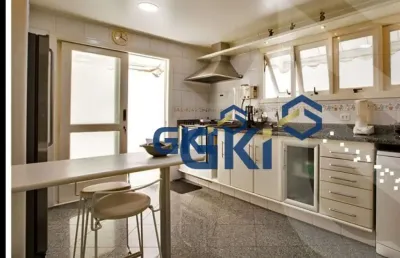 Casa de condomínio com 4 quartos e 6 banheiros à venda, 300 m² .