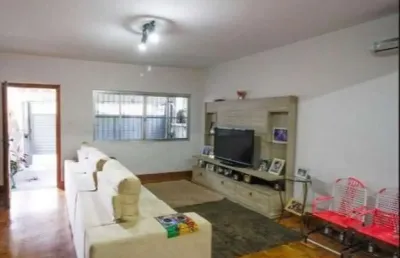 Casa com 3 quartos para alugar na Rua João Jabotam, 191, Vila Anglo Brasileira, São Paulo