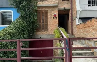 Casa comercial com 200 metros quadrados uma vaga de garagem proximo ao metro fradique coutinho