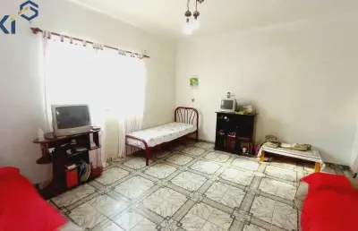 Rua tranquila, residencial, com 1 dorm. sala, coz. e wc e 1 vaga