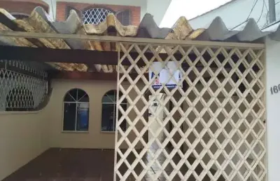 A casa fica localizada na rua giacomo carissimi vila adalgisa
