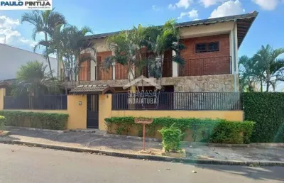 Sobrado com 4 dormitórios e piscina em excelente bairro residencial