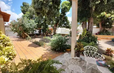 Casa em condomínio fechado com 5 quartos à venda na rua general mourão filho, serraria brasil, feira de santana, 497 m2 por r$ 2.500.000