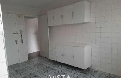Amplo apartamento com 2 dormitórios e ótima localização