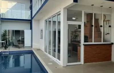 Casa no jardim nathalia no éden em sorocaba, com 2 quartos sendo uma suíte, e um escritório com piscina e linda área gourmet