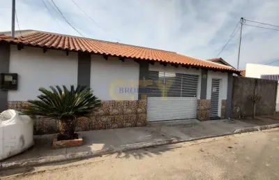 Vende-se casa residencial flor do ipê (atrás da univag)