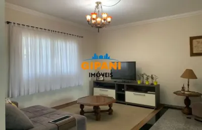 Casa cheia de estilo, espaçosa e com excelente localização em jaguariúna!