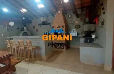 Chácara  à venda em jaguariúna-sp - 2 quartos, 2 suítes, 1 sala, 3 banheiros, 240m² de área