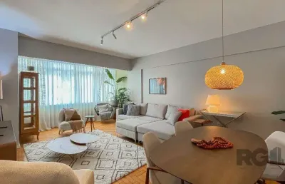 Apartamento para comprar ,  dois dormitórios, 1 vaga de garagem no centro histór