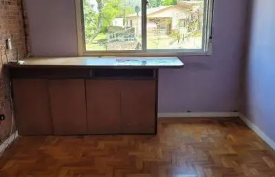 Apartamento 2 dormitórios com vaga no bairro cristal.