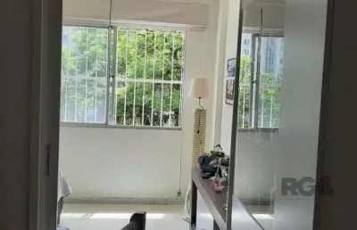 Apartamento com 2 quartos à venda na Avenida Ipiranga, 3377, Partenon, Porto Alegre