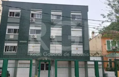 Apartamento com 3 quartos, 2 banheiros, desocupado e 1 vaga!