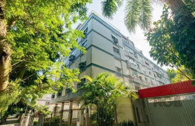 Cobertura de três quartos, suíte e uma vaga de garagem no bairro higienópolis