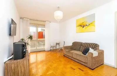 Apartamento 02 dormitórios com garagem convencionada 'fixa'