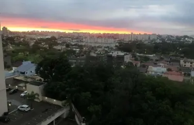 Apartamento com sacada e churrasqueira com 2 quartos e 52m²  privativos no bairr