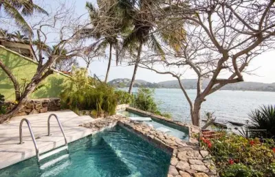 Casa à venda em armação de búzios praia da ferradura  rio de janeiro