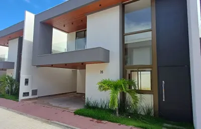 Casa duplex nova recém construída quatro suítes quintal