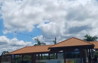 Casa duplex com total privacidade 4 suítes energia solar