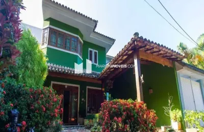 Casa em condomínio à venda em vargem grande, rio de janeiro, triplex; 3 quartos (1 suíte com hidromassagem e deck de madeira), 3 banheiros; 1 vaga